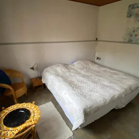 Grubbe Molle, Med Eget Kokken Og Bad