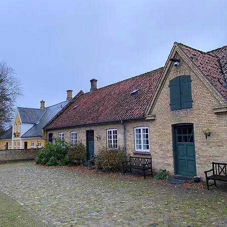 Grubbe Molle, Med Eget Kokken Og Bad לינה וארוחת בוקר 3*