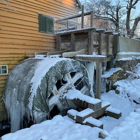 Grubbe Molle, Med Eget Kokken Og Bad פאבורג