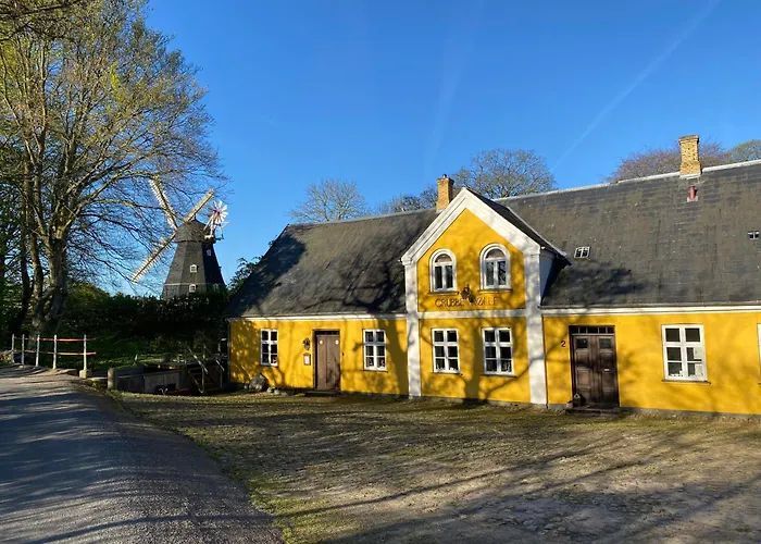 Grubbe Molle, Med Eget Kokken Og Bad